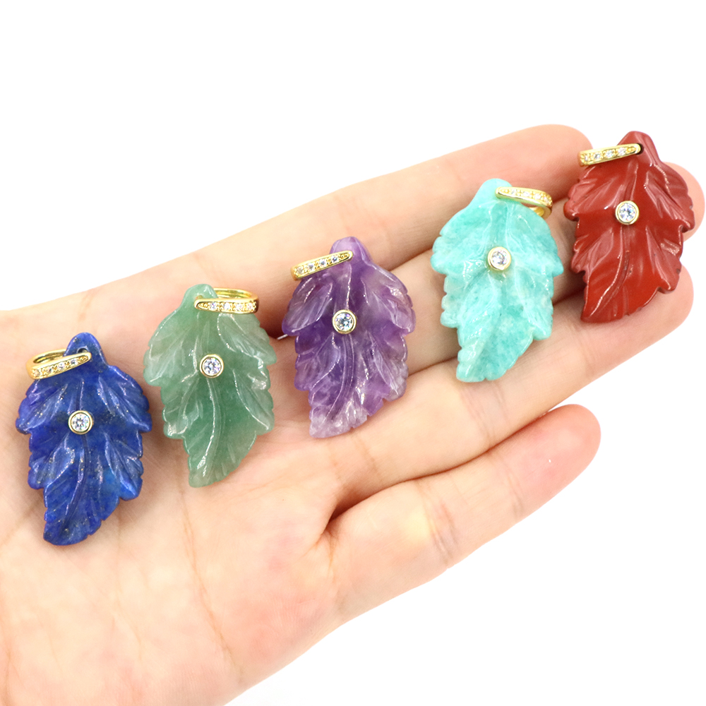 Crystal Pendant Necklace Natural Stone - قلادة من الحجر الطبيعي على شكل
