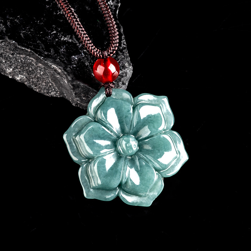 Necklaces - قلادة زهرة من اليشم البورمي، إكسسوارات