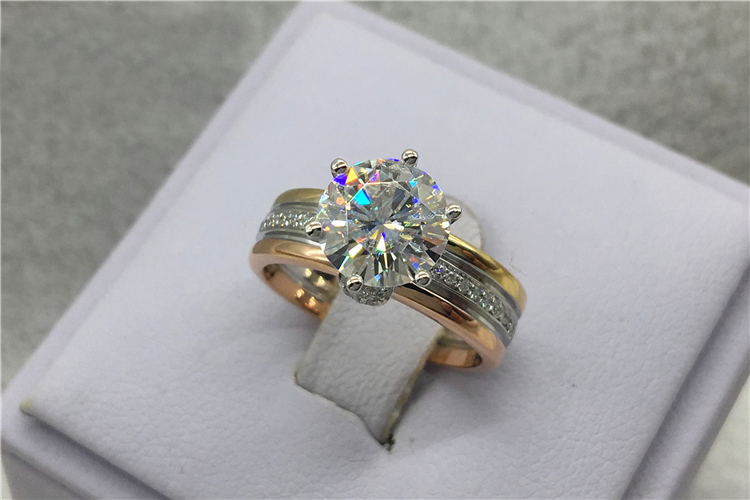 مخصص الصلبة 18K Au750 الأصفر ا - مراجعة Moissanite Engagement Ring 1 Carat وسعره