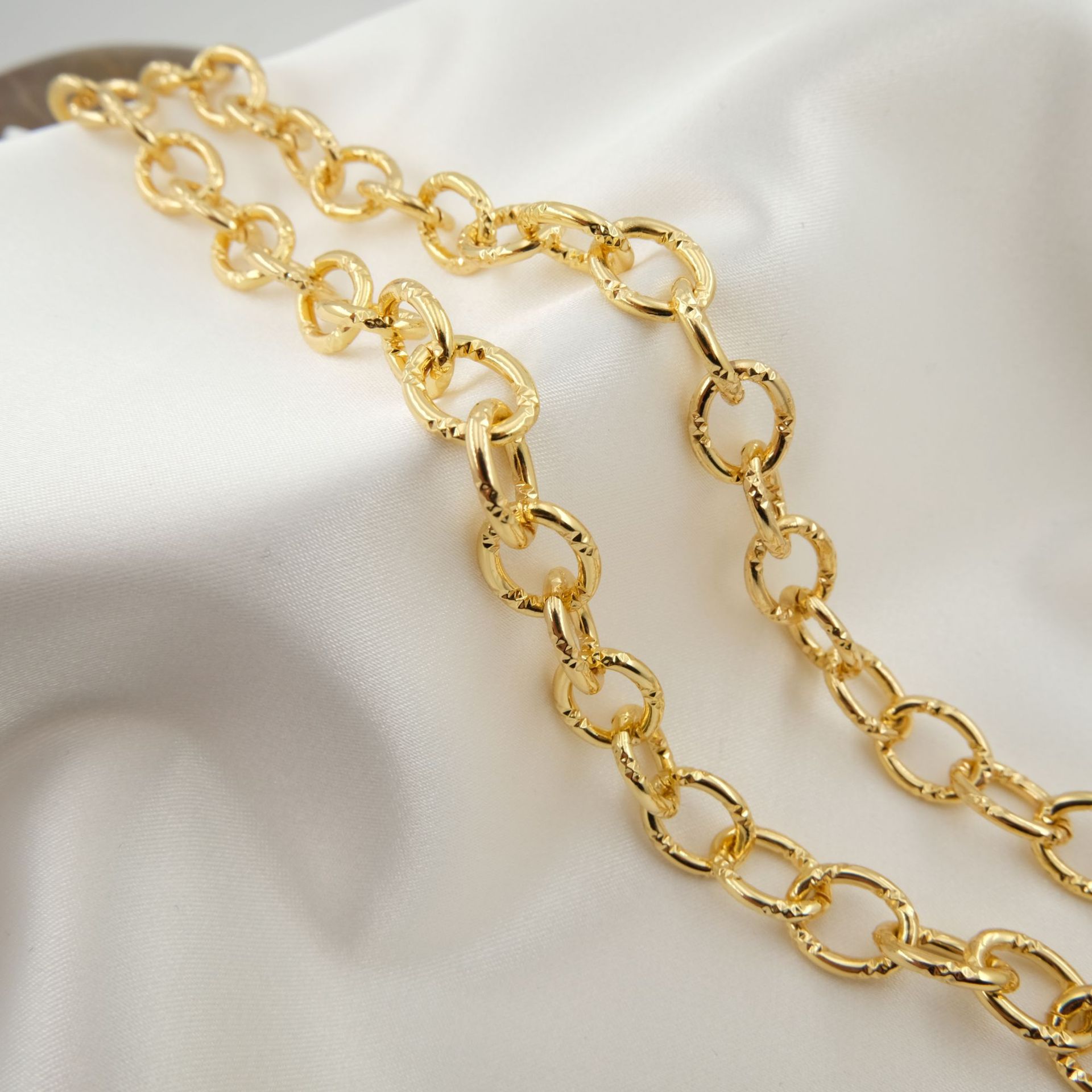 WT-BC199 18K مطلية بالذهب النح - مراجعة Cuban Link Chain 12Mm وسعره