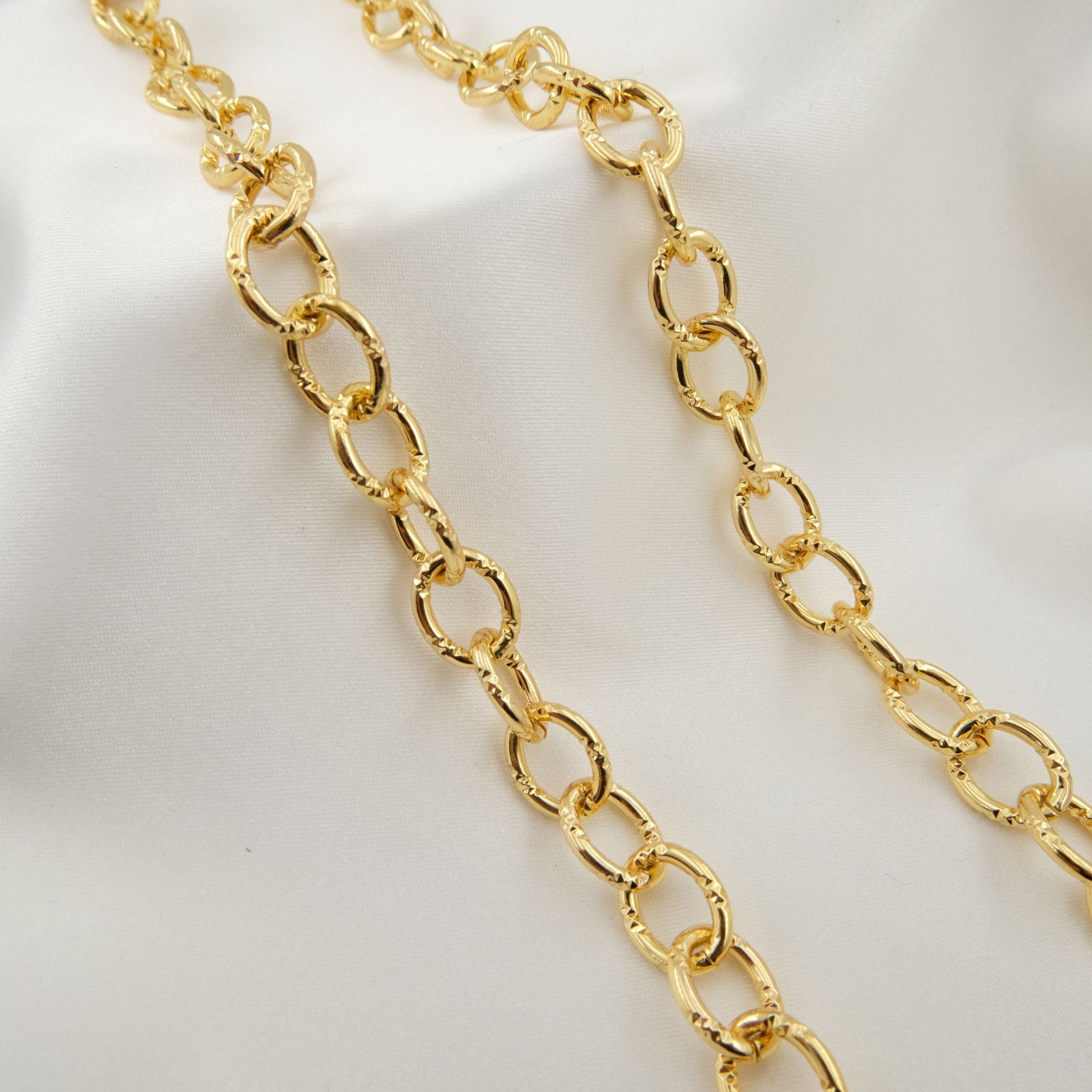 WT-BC199 18K مطلية بالذهب النح - مراجعة Cuban Link Chain 12Mm وسعره