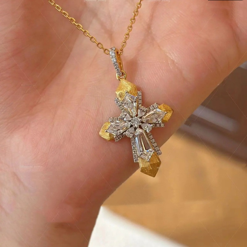 خمر الفاتيكان الصليب قلادة الق - مراجعة Cross Pendant Necklace Gold وسعره