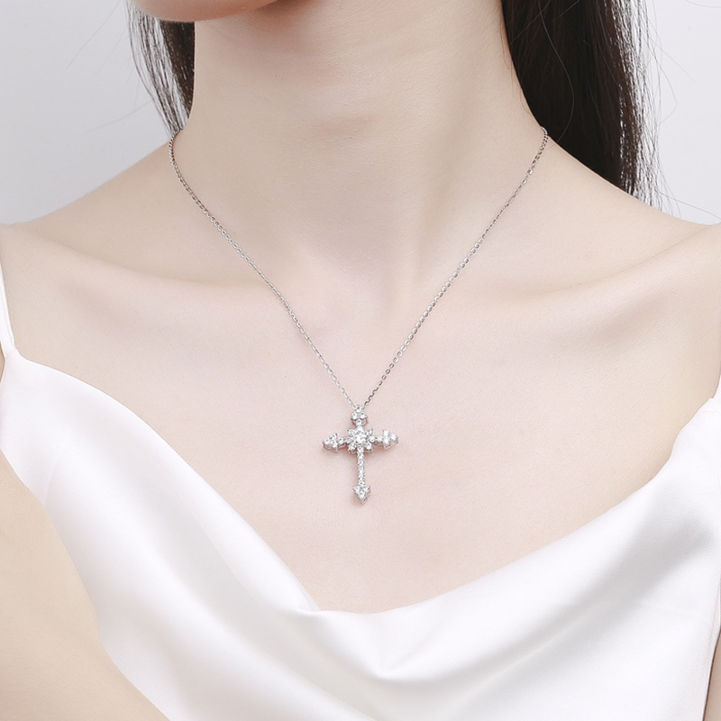 IOGOU 0.5/1CT D VVS1 مويسانيتي - مراجعة Cross Pendant Necklace Gold وسعره