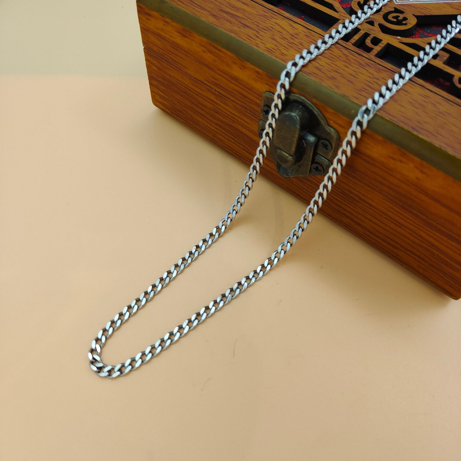 سلسلة قلادة عصرية من الفضة الإ - مراجعة 925 Sterling Silver Chain Necklace Men وسعره