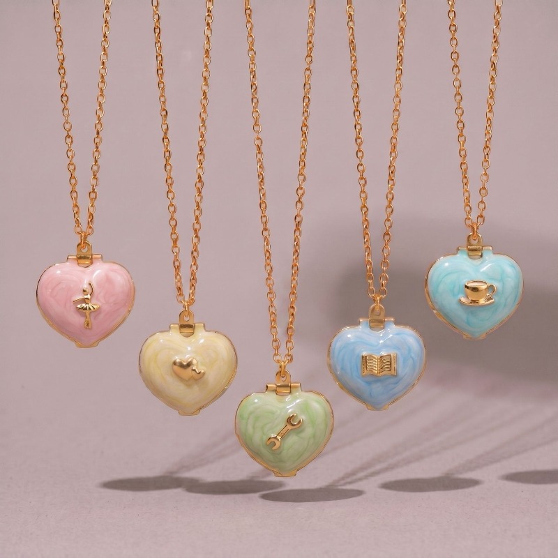 قلادة على شكل قلب عتيق مع حجرة - مراجعة Heart Locket Necklace Photo وسعره