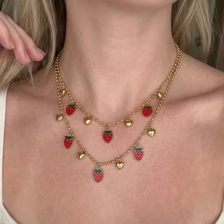 قلادة بتصميم قلب من الفراولة و - مراجعة Layered Pendant Necklace Aesthetic وسعره